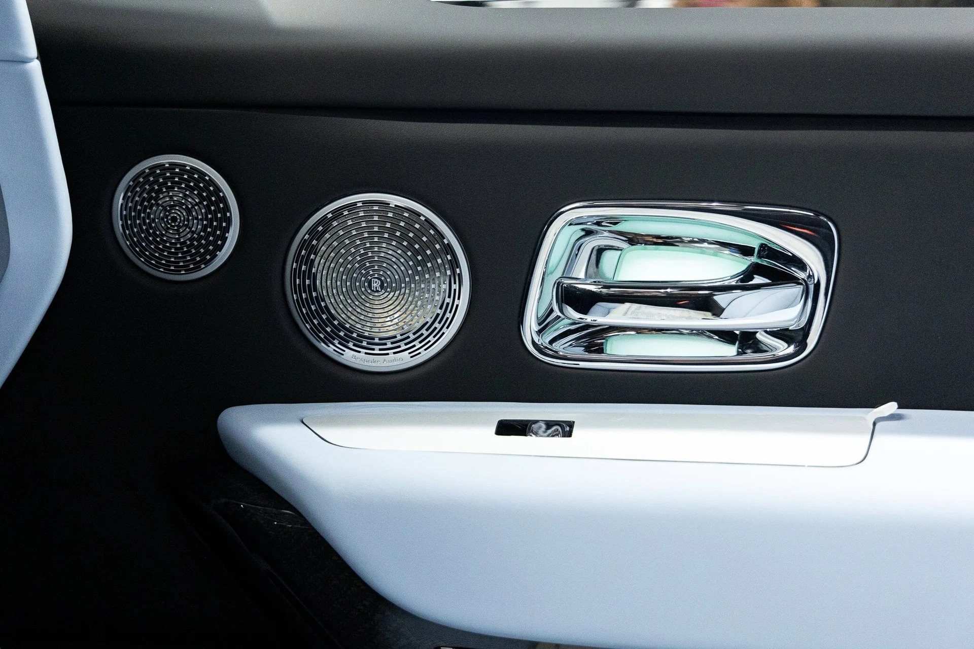 mph041_5842469_b60cb6c595948333ad77f2a40a4aaebax_3d9b54eb10