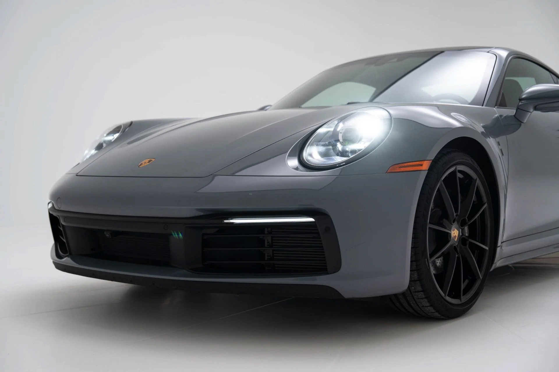 mph041_605871833_Used_2024_Porsche_911_Carrera_1774628151_1490101980