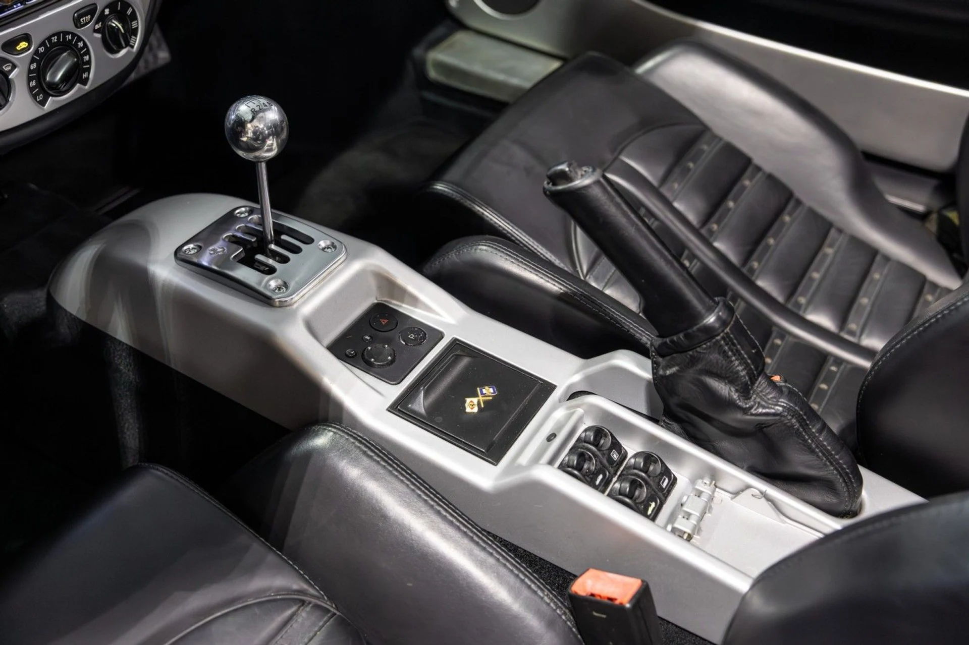 mph041_612774041_Qw_da55ebcd65