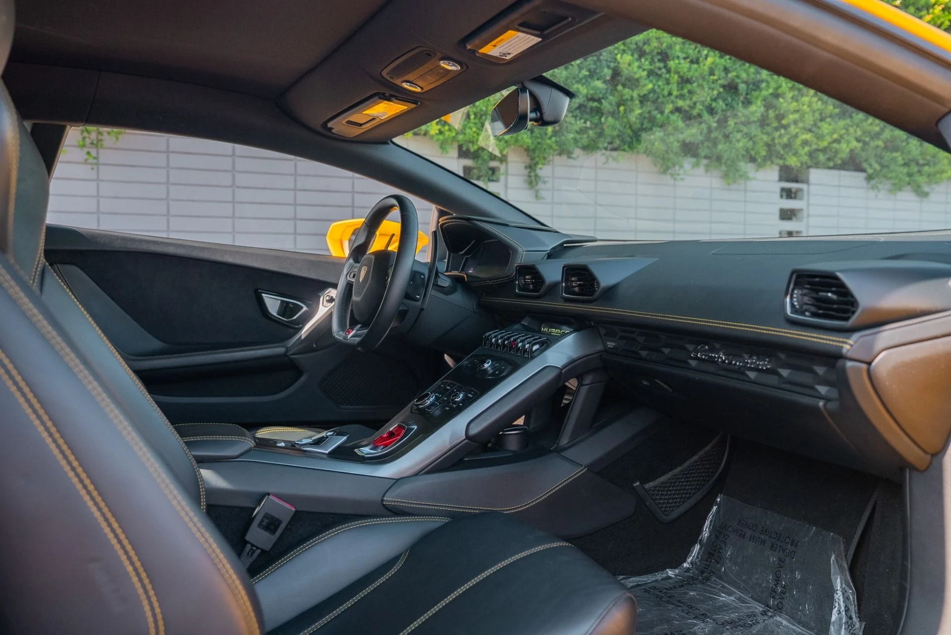 mph041_633837735_Used_2018_Lamborghini_Huracan_LP_580_2_1762289028_9a0be2b9cf