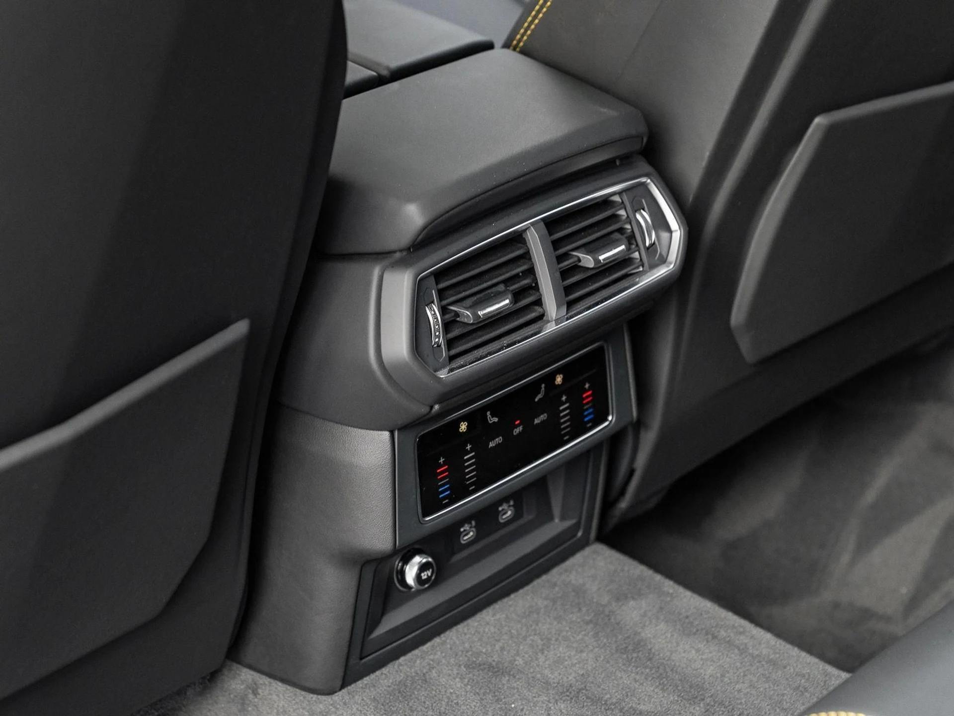 mph041_634843494_Used_2022_Lamborghini_Urus_AWD_1777086187_ccb1508f61