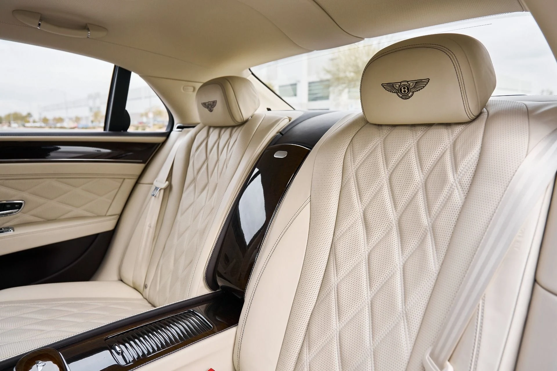 mph041_635143033_Used_2015_Bentley_Flying_Spur_V8_1769278369_a797c1f142