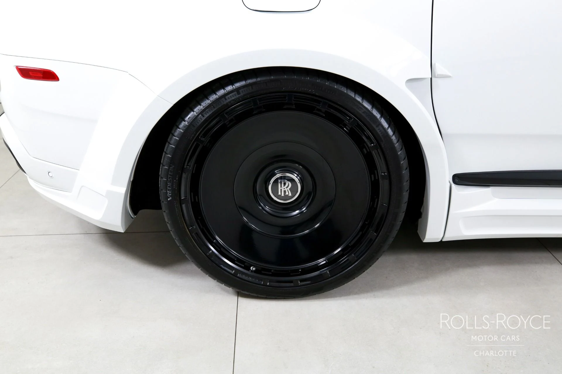 mph041_642580558_Used_2024_Rolls_Royce_Cullinan_1751554299_5d02be210d
