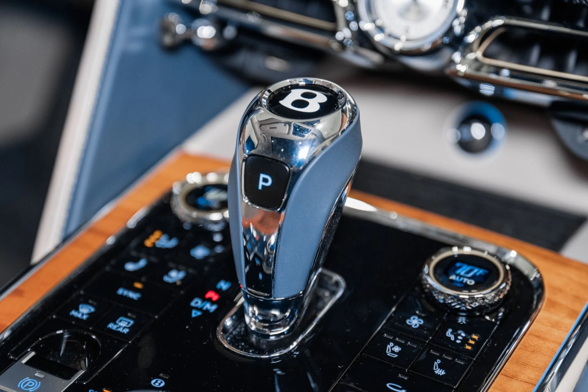 mph041_647333367_Used_2023_Bentley_Flying_Spur_1772469545_f49d737485