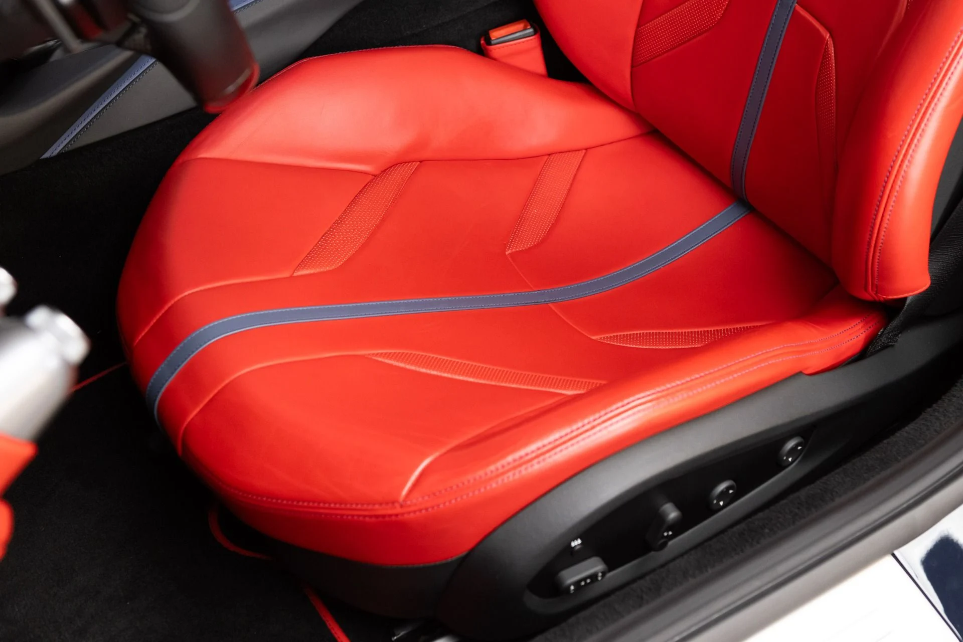 mph041_659272744_Used_2020_Ferrari_812_Superfast_1779459079_5b80ae888b