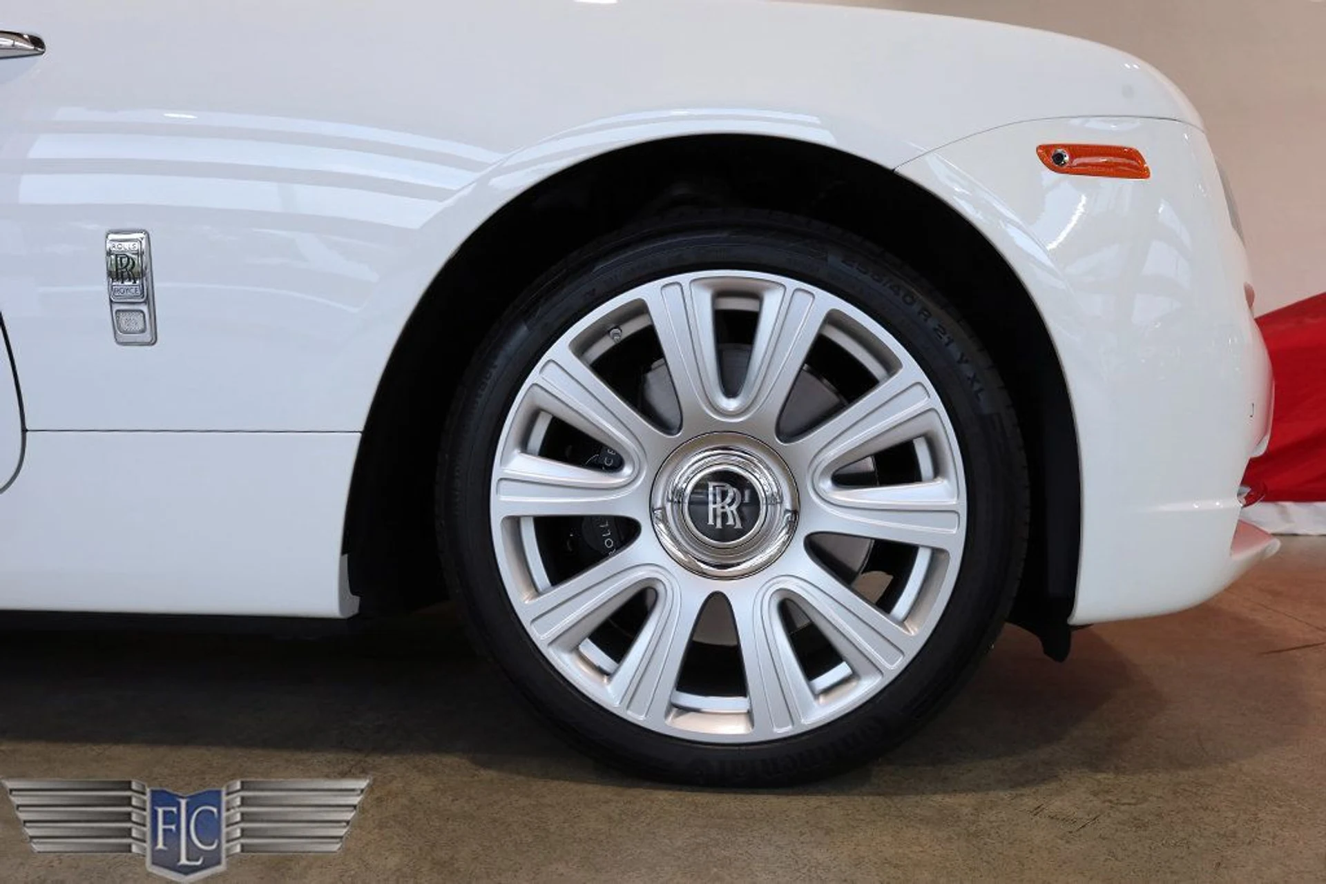 mph041_670208445_used_2017_rolls_royce_dawn_convertible_9689_23039198_42_1024_fd77b73d86