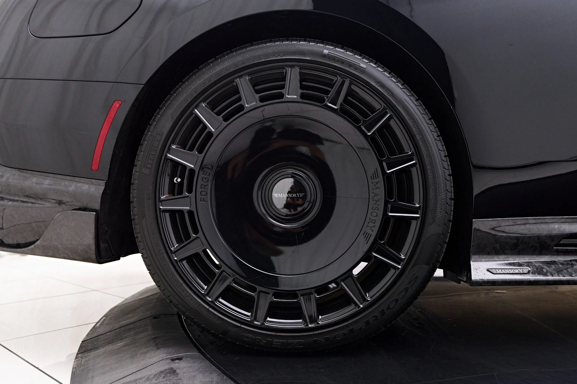 mph041_67136114_Used_2025_Rolls_Royce_Spectre_Mansory_1756243802_66e6eb0058
