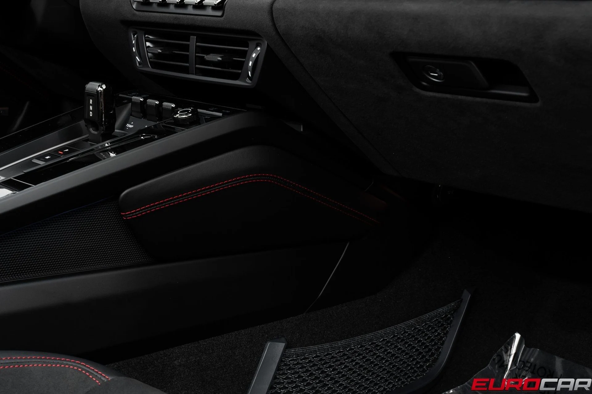 mph041_68016434_image_42_13e1d3fa77