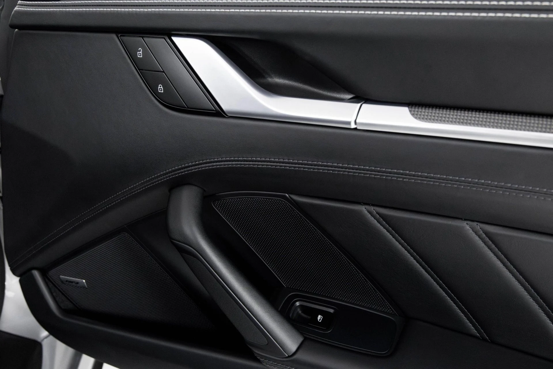 mph041_685436125_Used_2022_Porsche_911_Turbo_S_1764184623_4ddb0270b6