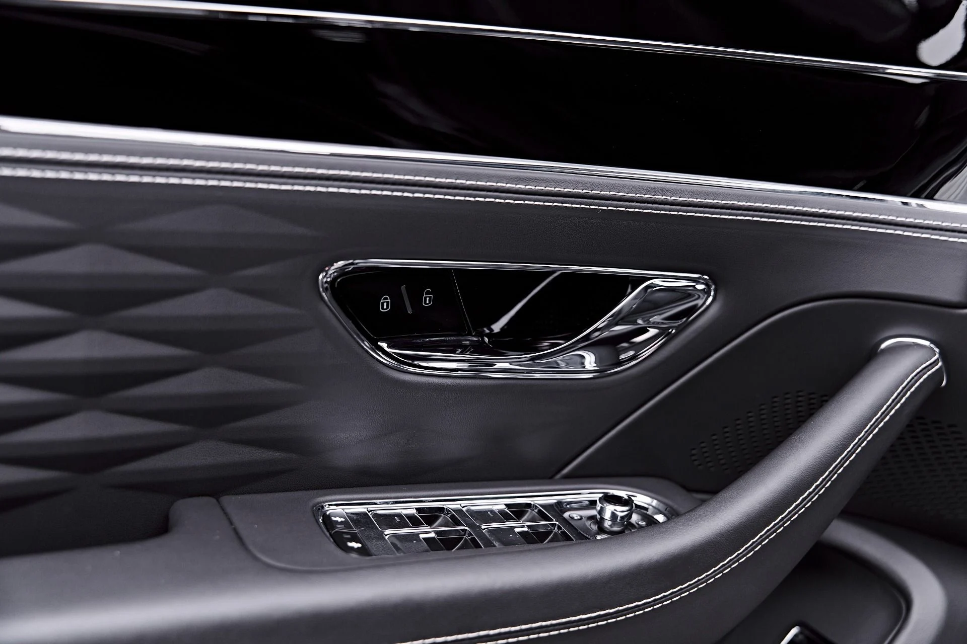 mph041_733183403_Used_2022_Bentley_Flying_Spur_V8_1788486046_fe9577040f