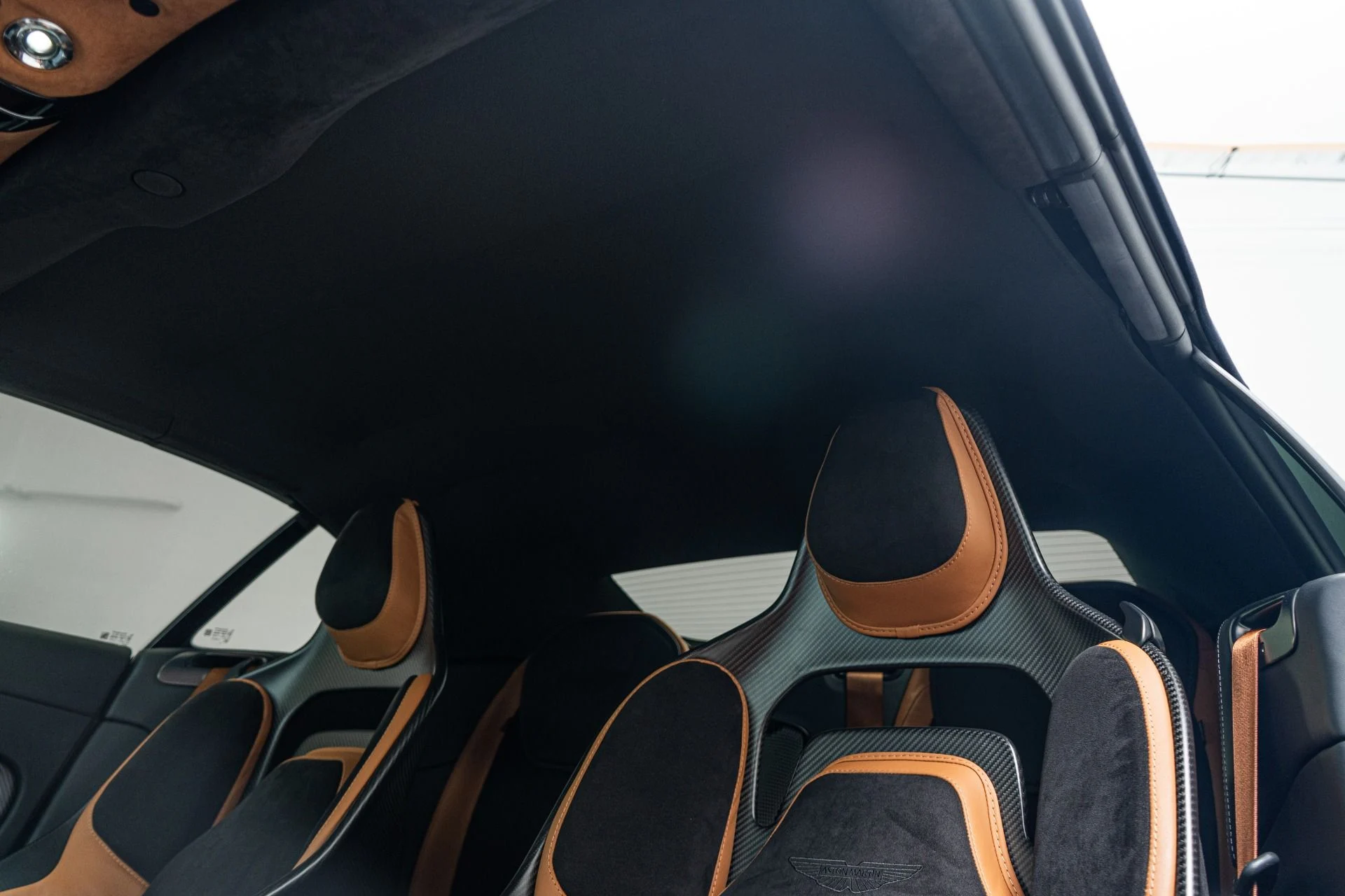 mph041_741354599_Used_2024_Aston_Martin_DB_12_Volante_Carbon_Fiber_Bucket_Seats_Heritage_Paint_Color_1773867859_0e45a96724