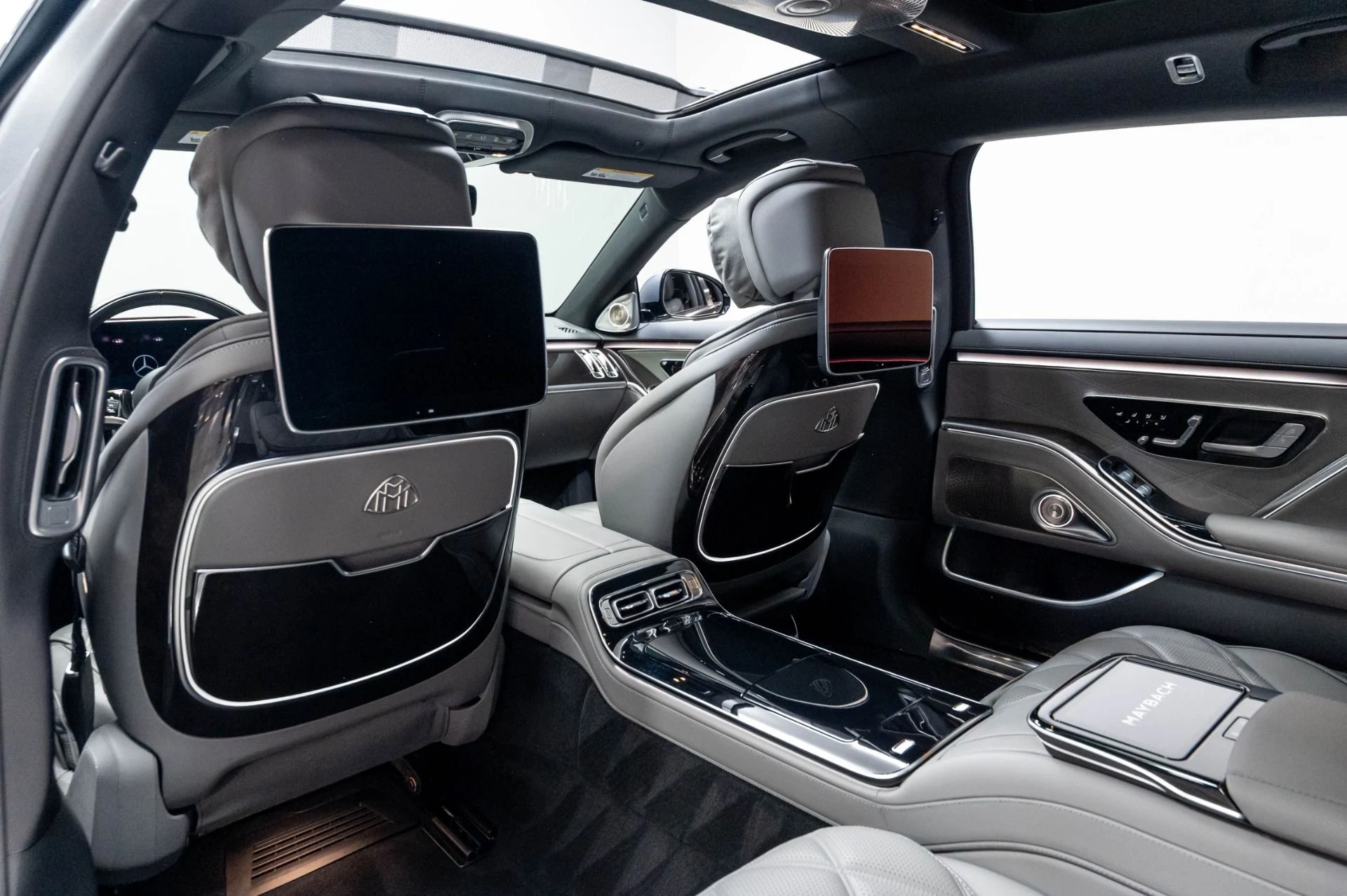 mph041_78827976_Used_2024_Mercedes_Benz_S_Class_Maybach_S_680_4_MATIC_1777501614_508ac0f3f0