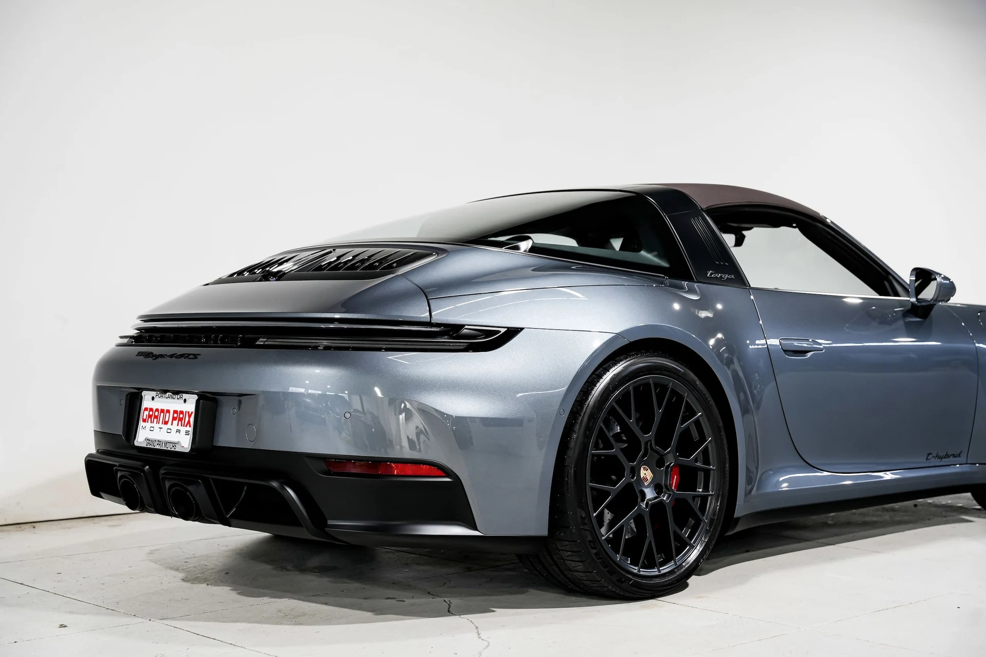 mph041_793065105_05d940c32854bdb34d4f449fb1ef0389x_b816b7a506