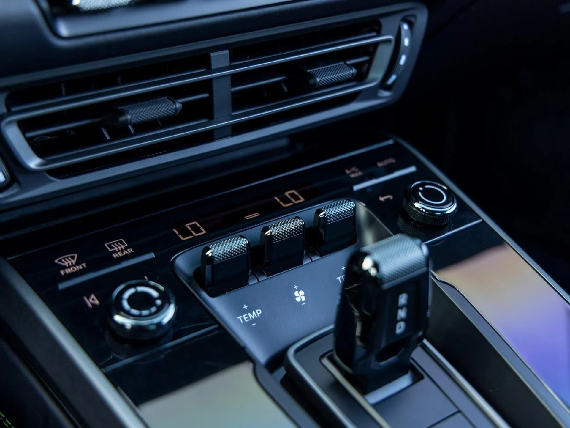 mph041_80833833_42_88211852f5