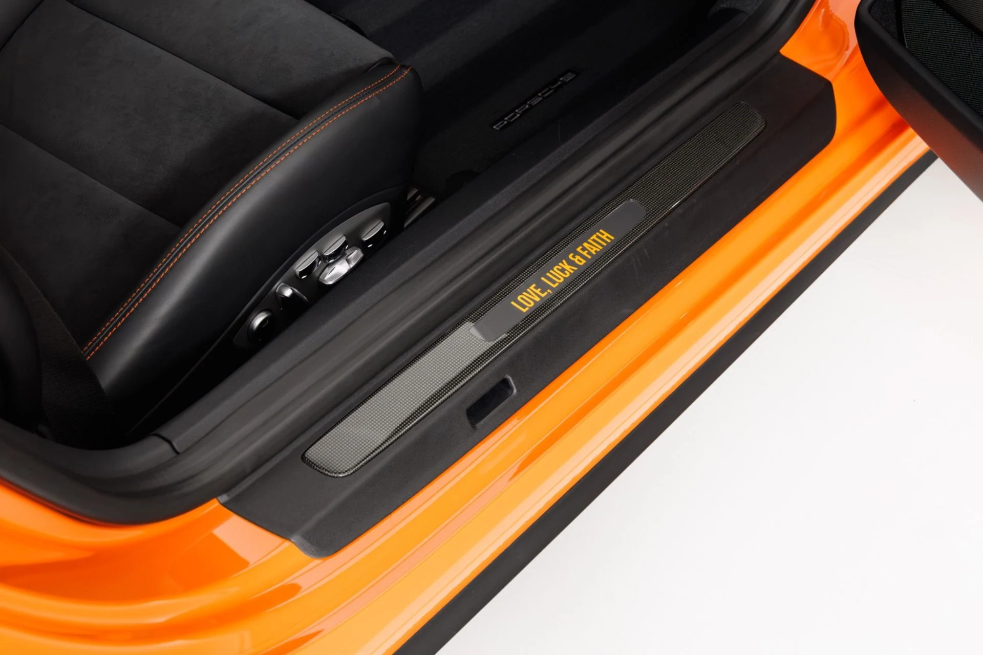 mph041_809955738_Used_2018_Porsche_911_GT_3_1785880188_54149ced50