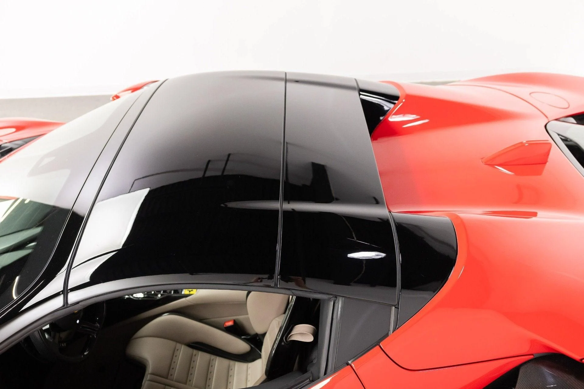 mph041_810325487_Used_2022_Ferrari_SF_90_Spider_1788255975_64a0d6108e