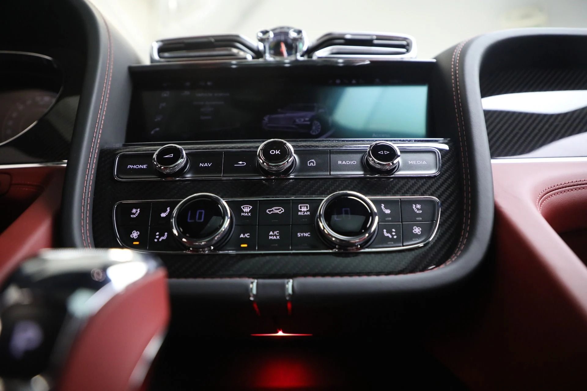 mph041_822457686_New_2025_Bentley_Bentayga_V8_8024bb247a