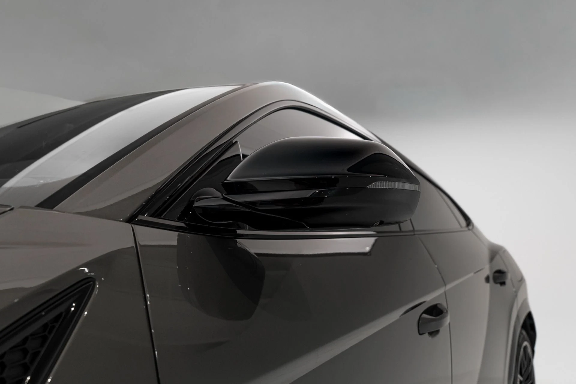 mph041_824966862_Used_2025_Lamborghini_Urus_SE_1792099586_c1855e2282