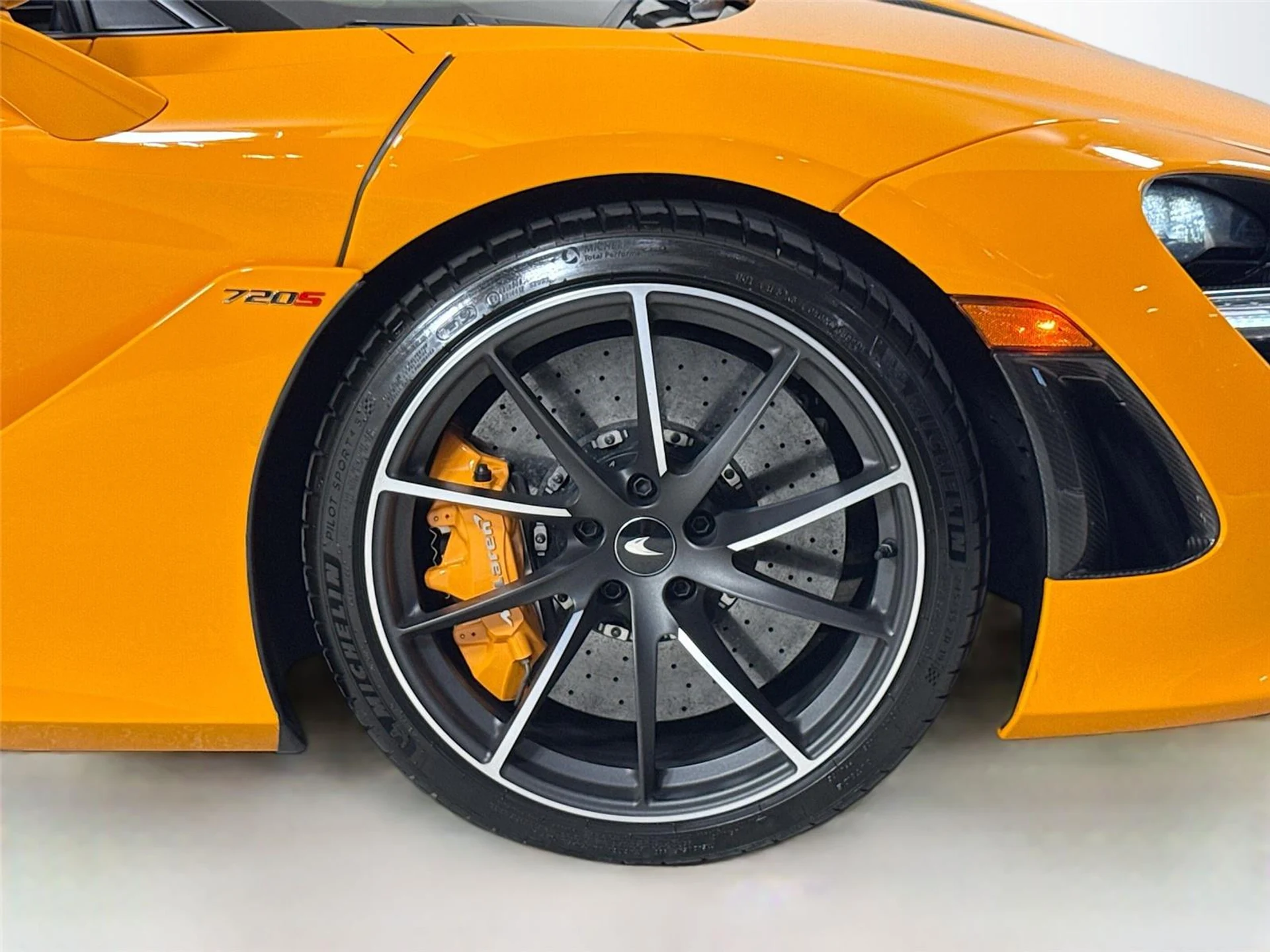 mph041_82765097_45f4eb673d60b210f294117ecbcde102_dfdcaafb00