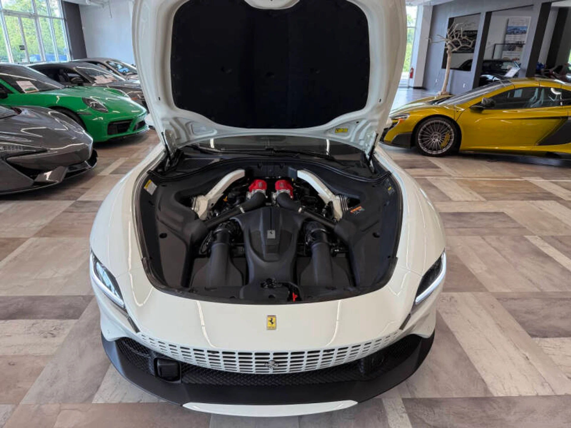 mph041_854456766_2025_ferrari_roma_spider_base_2dr_convertible_4614c70e8b