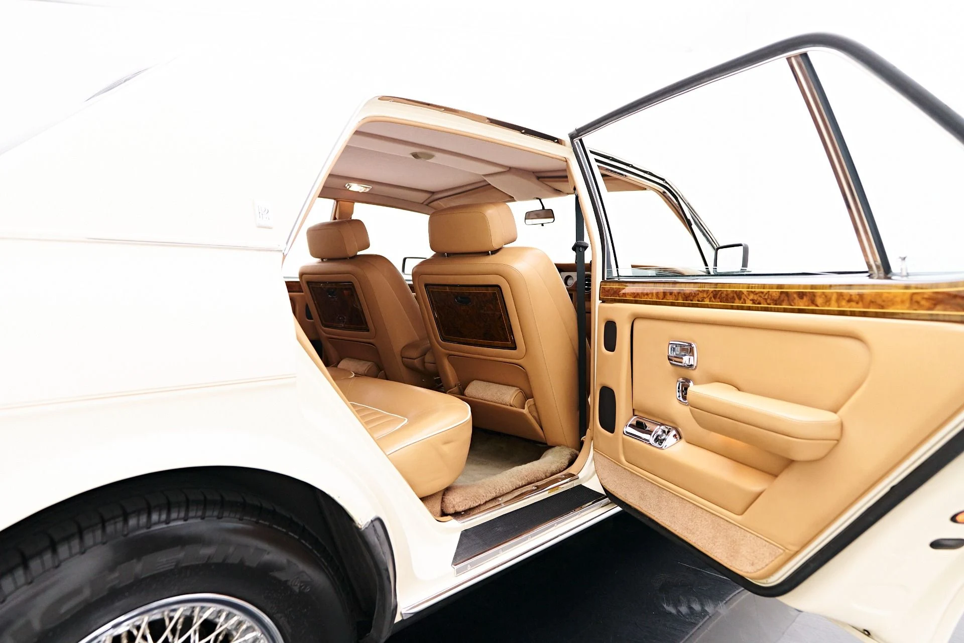 mph041_865531025_Used_1990_Rolls_Royce_Silver_Spur_1755058774_a09d16c027