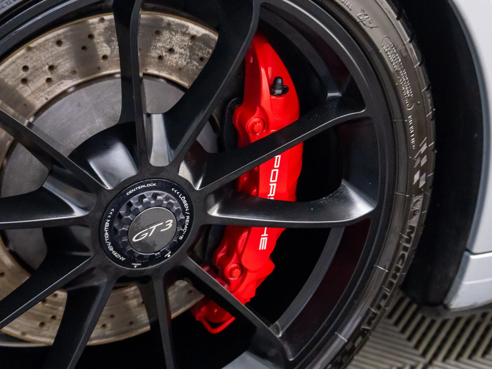 mph041_868573779_4c81b0087e9a8bb7ce250615c392c105x_0bc85bc96f