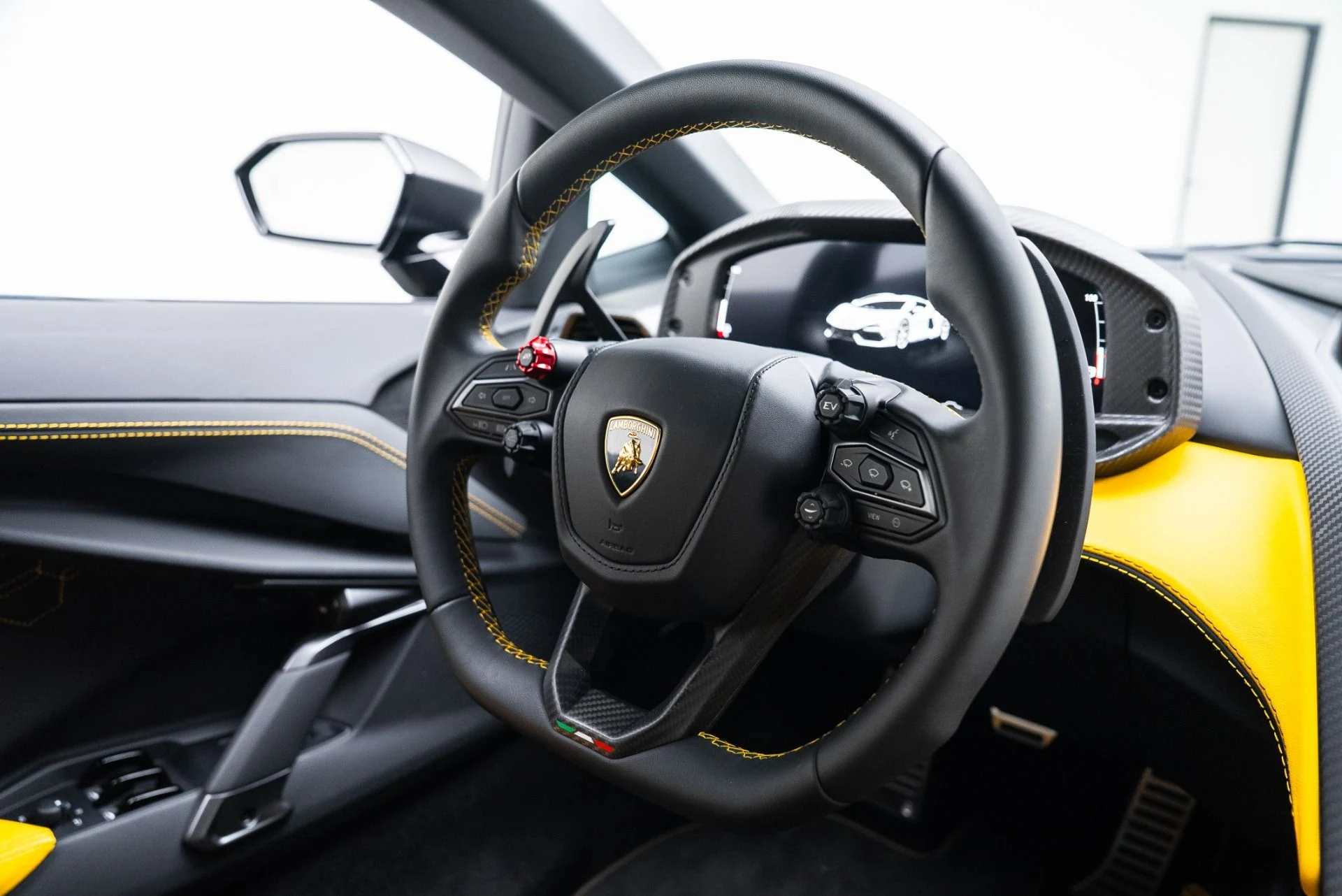 mph041_870760571_Used_2024_Lamborghini_Revuelto_1764709259_cdffaaade5