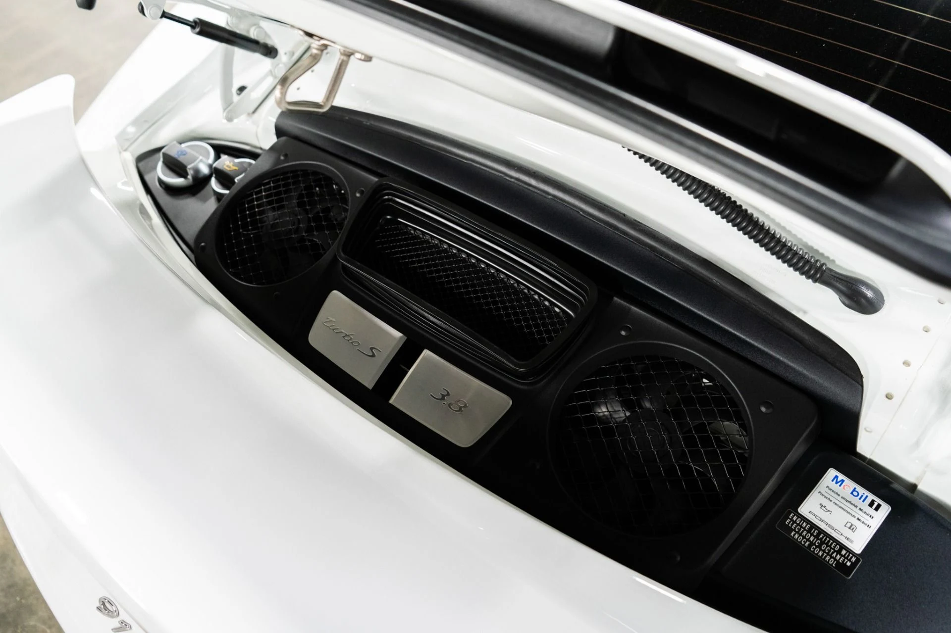 mph041_876268225_Used_2016_Porsche_911_Turbo_S_1757446790_1581ea302f