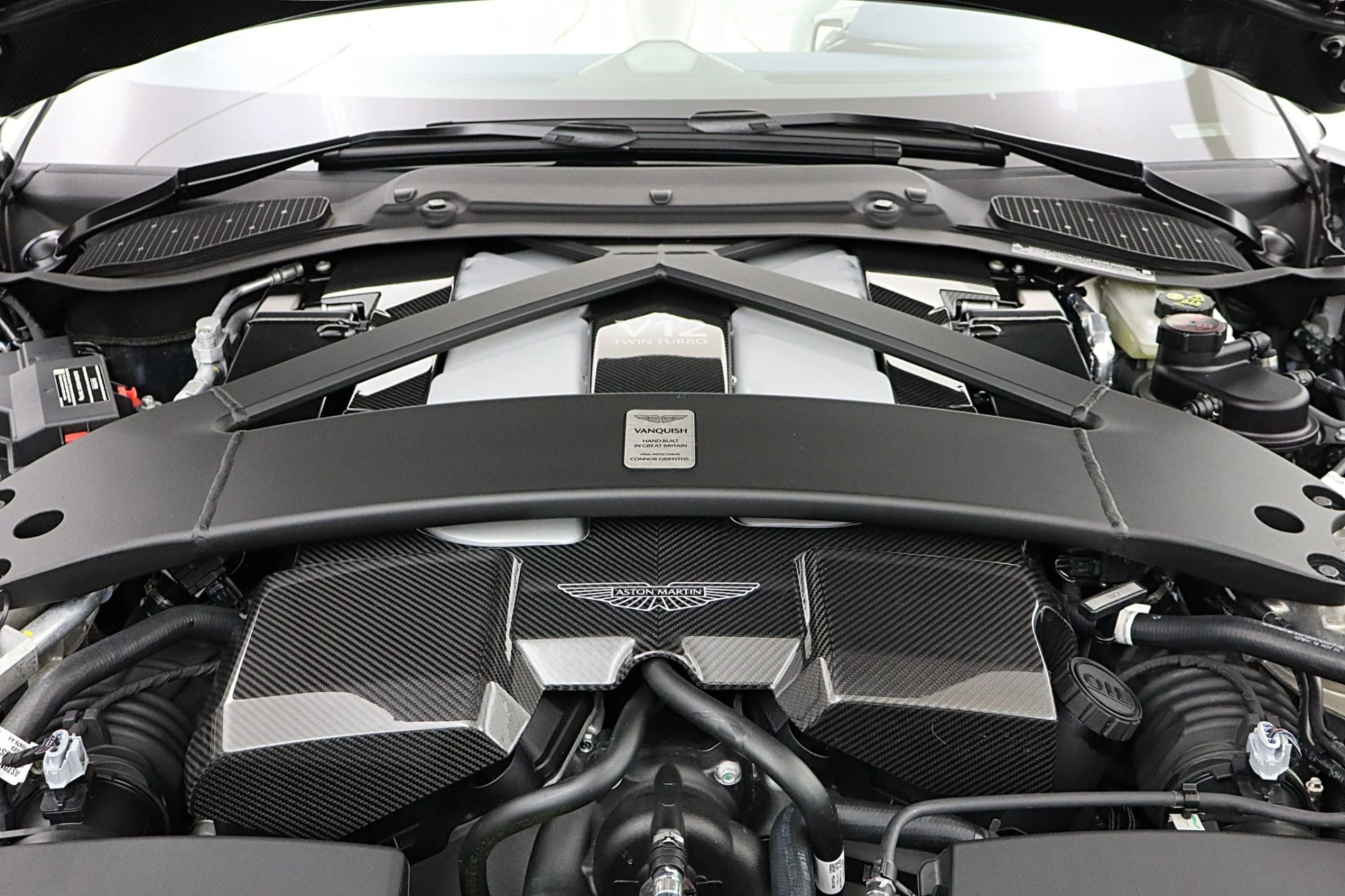 mph041_879762043_New_2026_Aston_Martin_Vanquish_Volante_4852c36f16