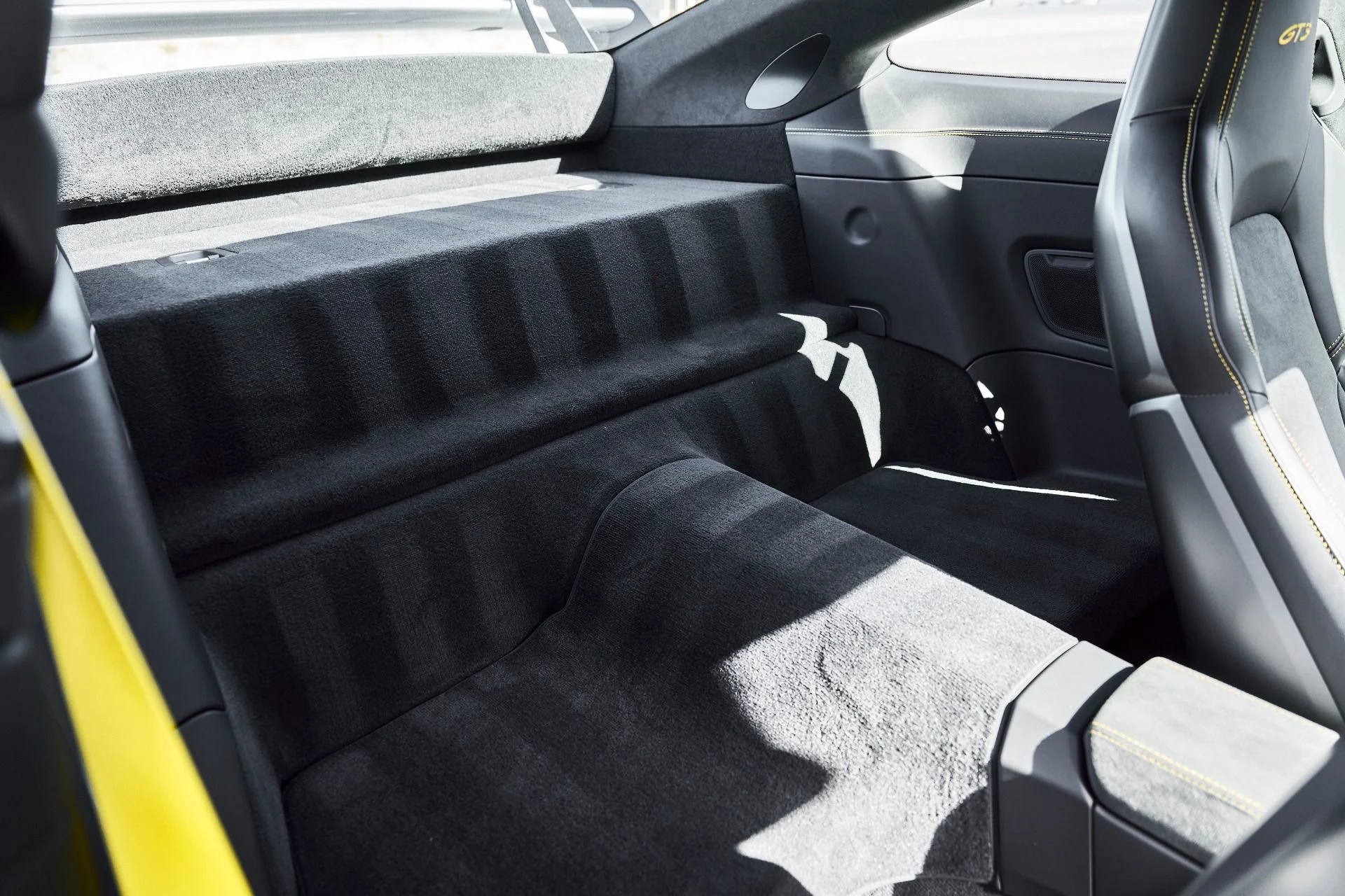 mph041_90124243_Used_2023_Porsche_911_GT_3_1776823201_d88d4d6851