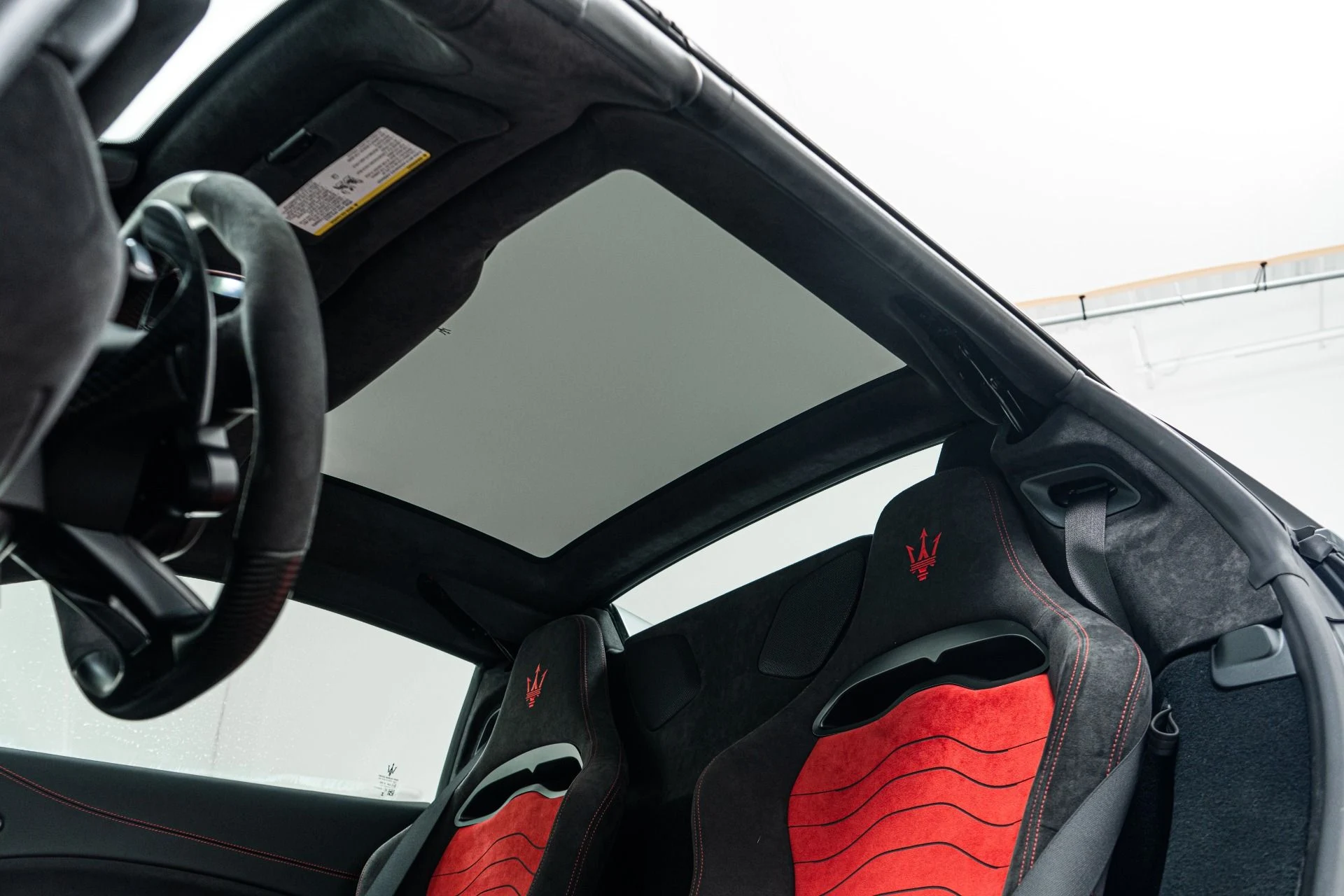 mph041_907426288_Used_2023_Maserati_MC_20_Cielo_351_Miles_Lightweight_Racing_Seats_Interior_Carbon_Fiber_Package_1774034660_15161e1c2c