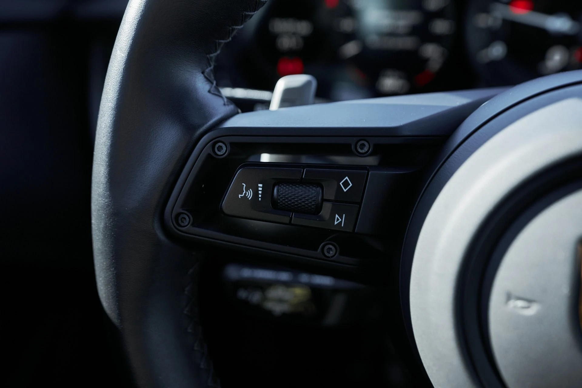 mph041_908773591_Used_2024_Porsche_911_Carrera_S_1763676159_bdbba9e13a