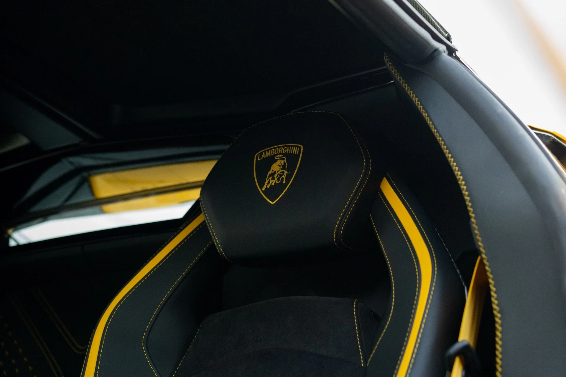 mph041_909774591_Used_2022_Lamborghini_Aventador_LP_780_4_Ultimae_1757714109_1fa64bff35