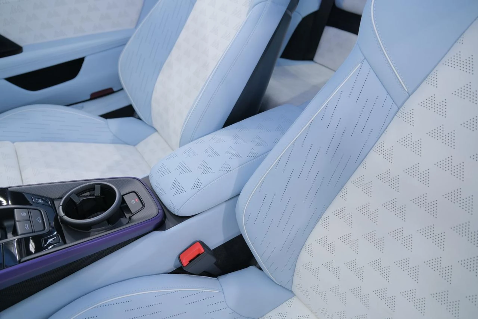 mph041_915777462_95b7858a325ad5e093502fdb8c3e0e11_72b819ceab