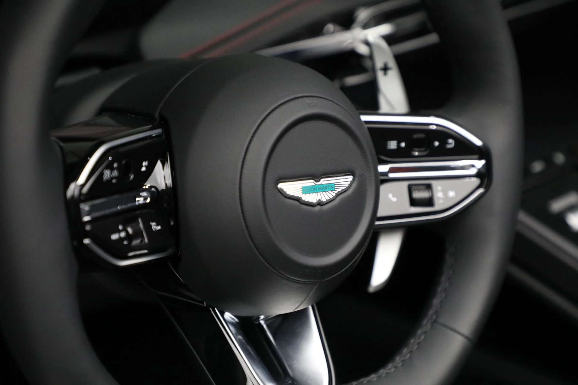 mph041_916805491_New_2025_Aston_Martin_DB_12_Volante_2c47b60209