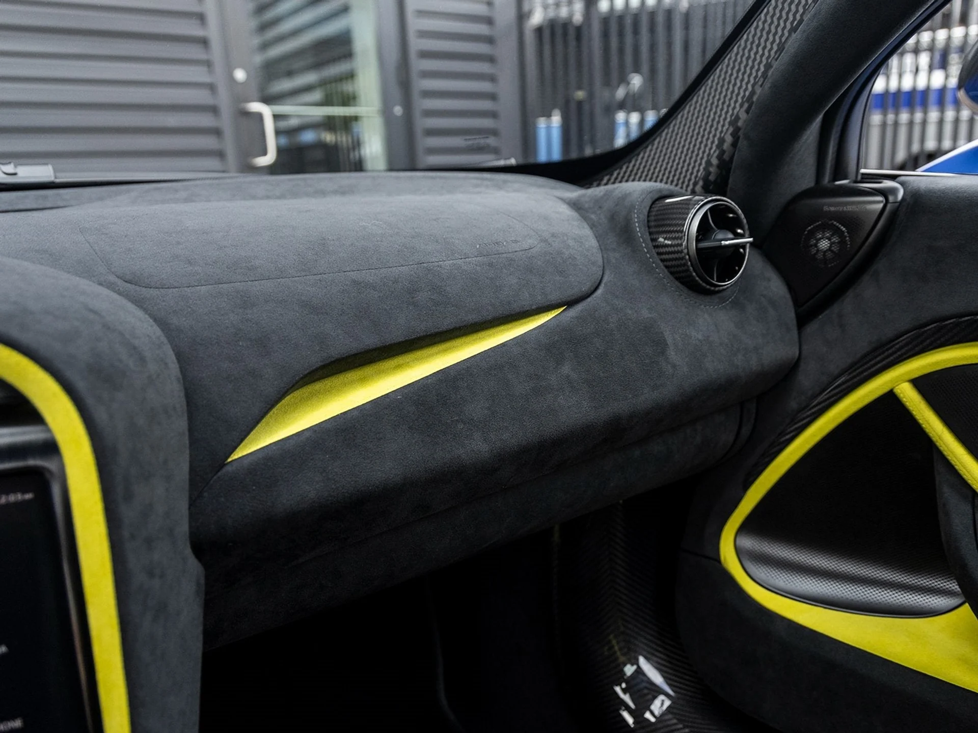 mph041_928057765_42_4c1f8e7549