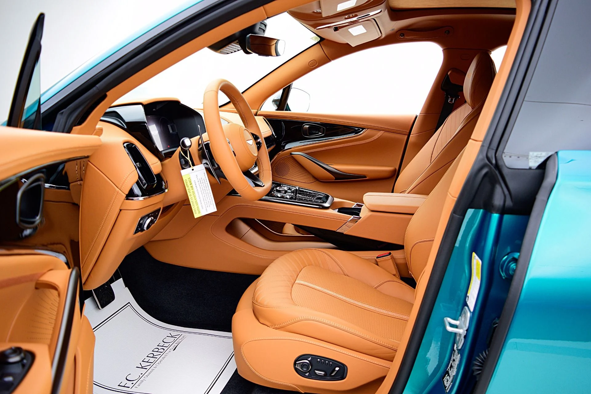 mph041_933547774_New_2025_Aston_Martin_DBX_707_e6ba9cb45f