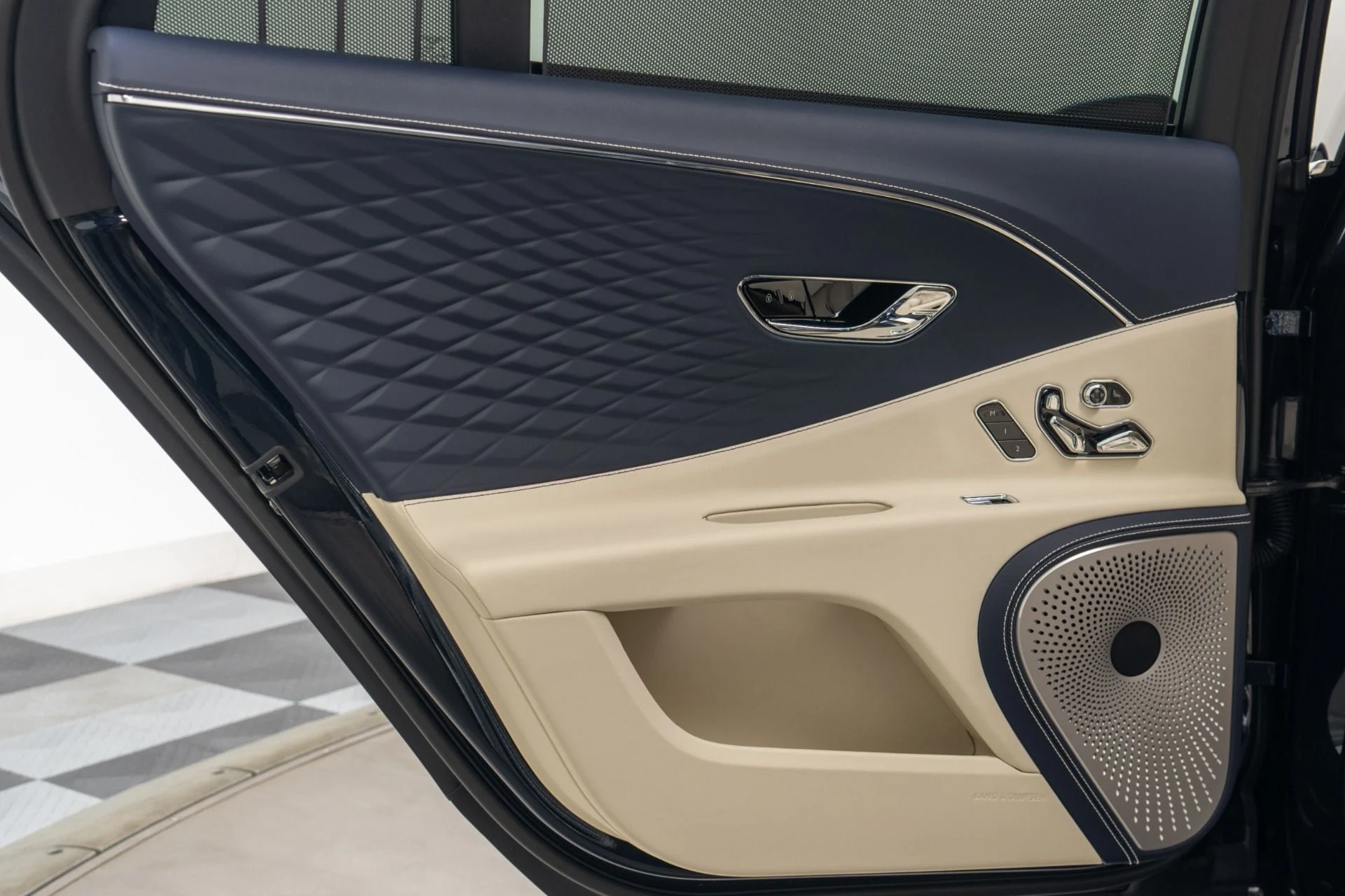 mph041_934382327_Used_2026_Bentley_Flying_Spur_Azure_Bang_and_Olufsen_Audio_Mulliner_Driving_Specification_1778702450_6d9cff59d8
