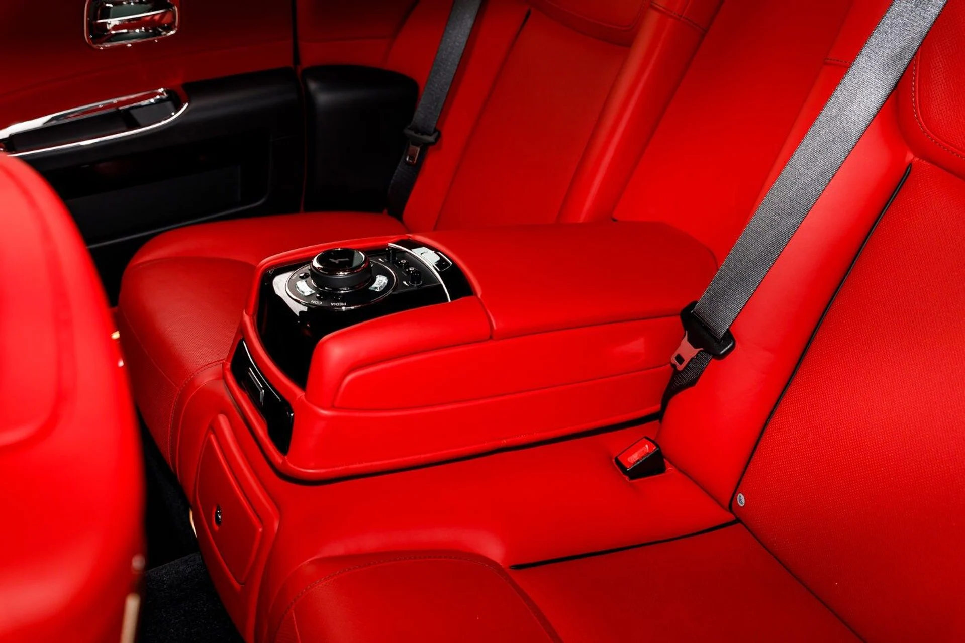 mph041_934768451_145cd1c220819040b7f1c70d803f3411x_1b7995ca62