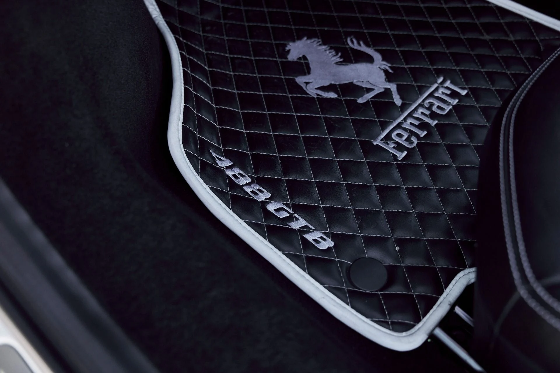 mph041_960759538_Used_2017_Ferrari_488_GTB_1768271188_b548b87176