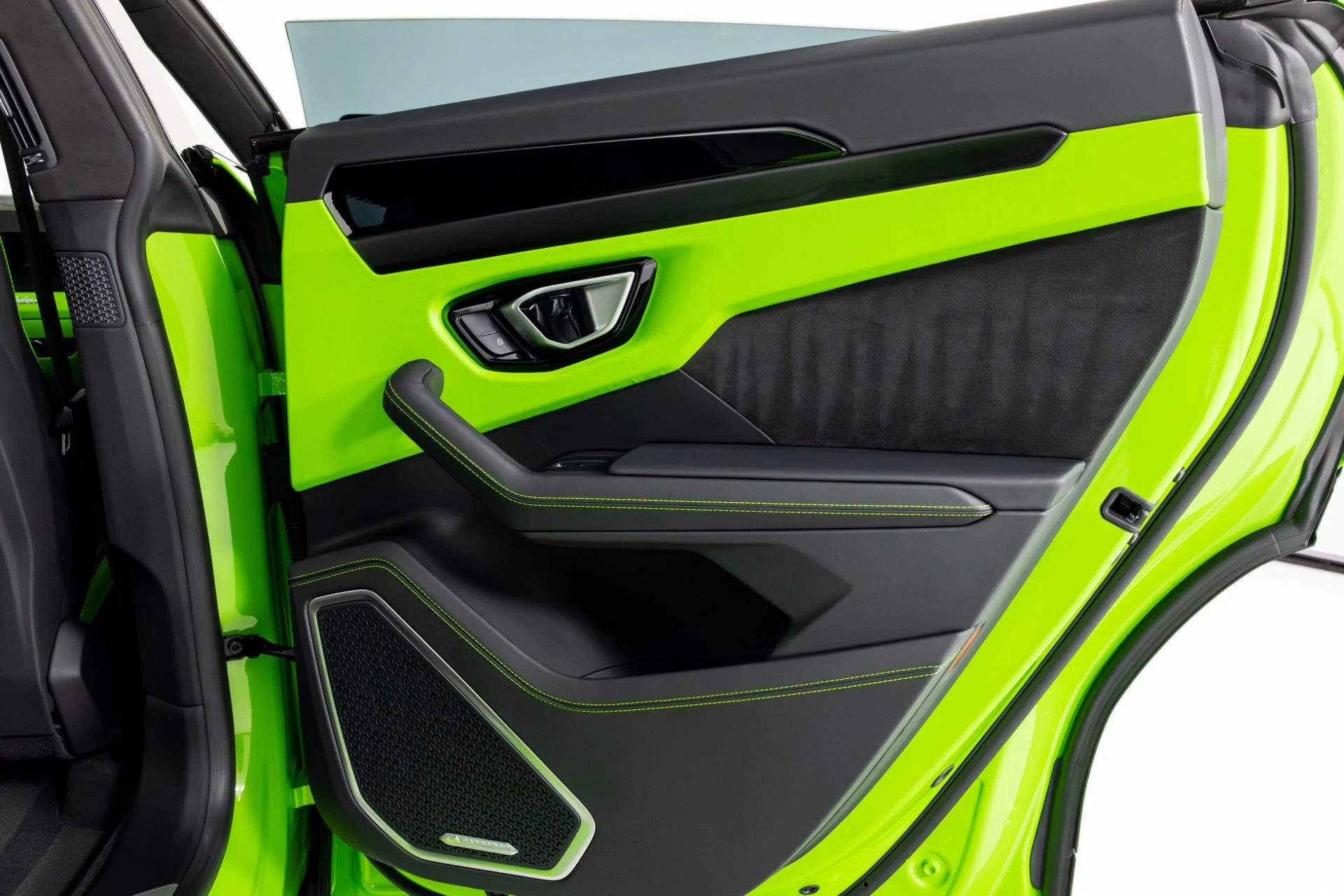 mph041_961674270_Used_2023_Lamborghini_Urus_S_1769555052_a561a23a2b