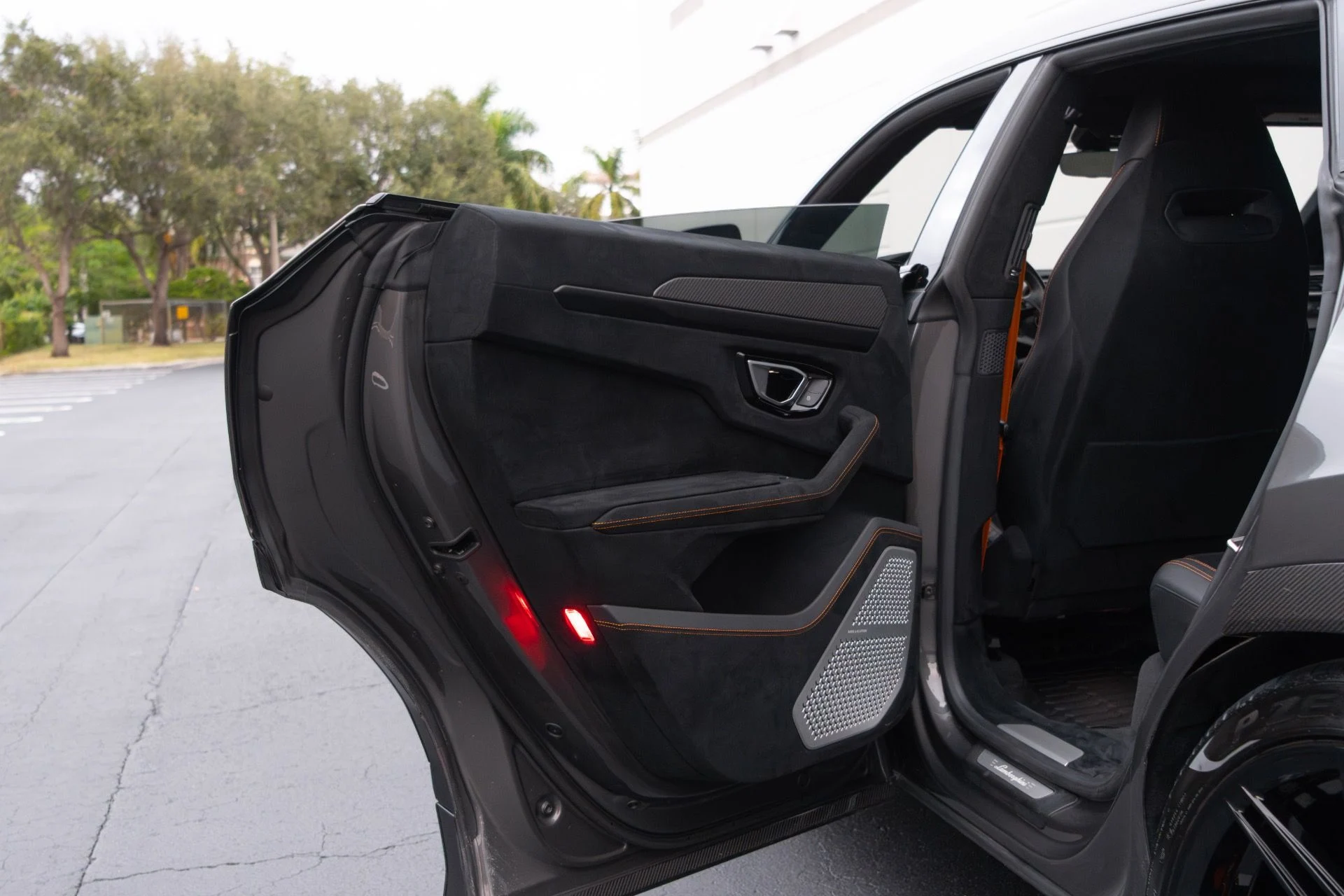 mph041_966462583_Used_2023_Lamborghini_Urus_Performante_1764644913_f97ca8896c