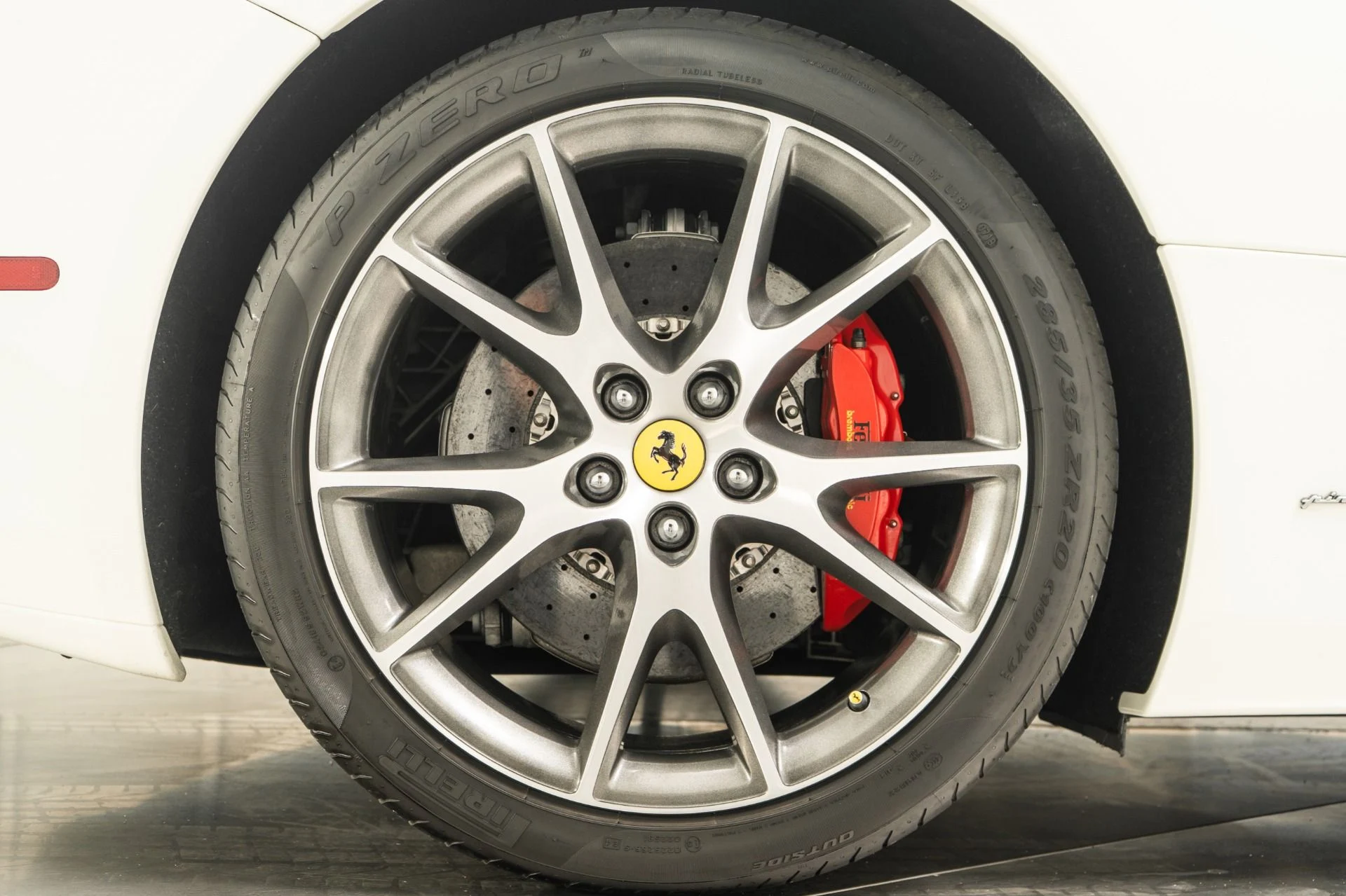 mph041_976216087_Used_2014_Ferrari_California_1756832165_3d0c9f1f3d