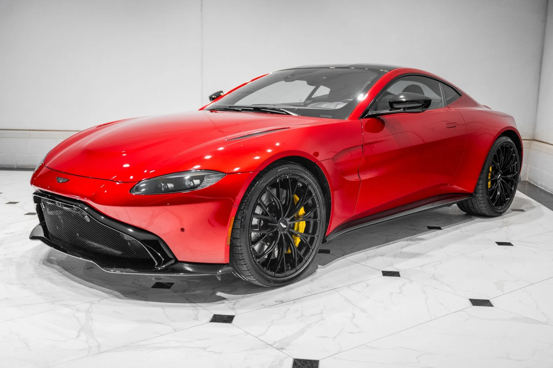 mph041_980395518_Used_2023_Aston_Martin_Vantage_V8_1772854371_6b08ea9b33