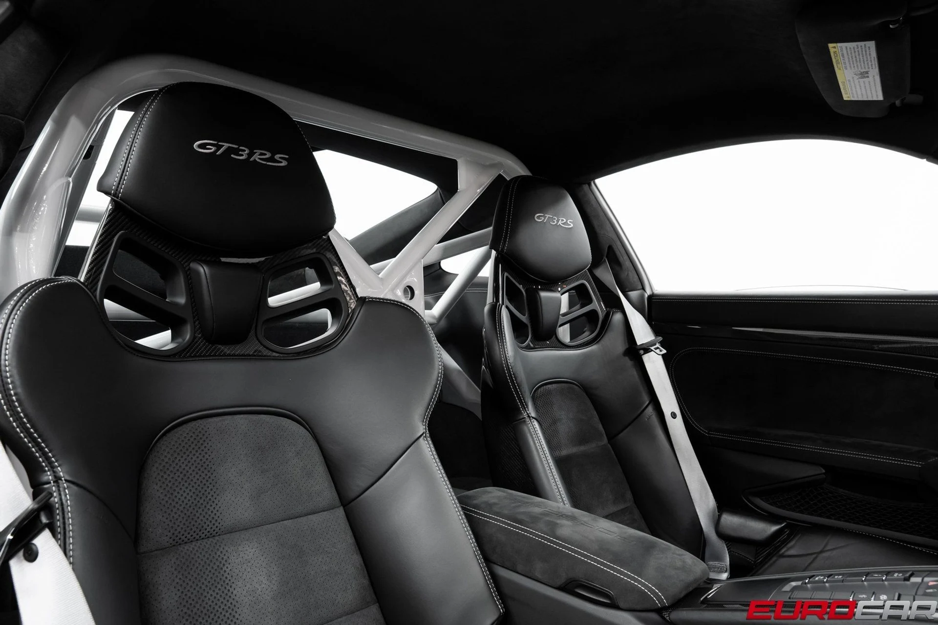 mph041_99493316_image_42_5f3e6a2dce