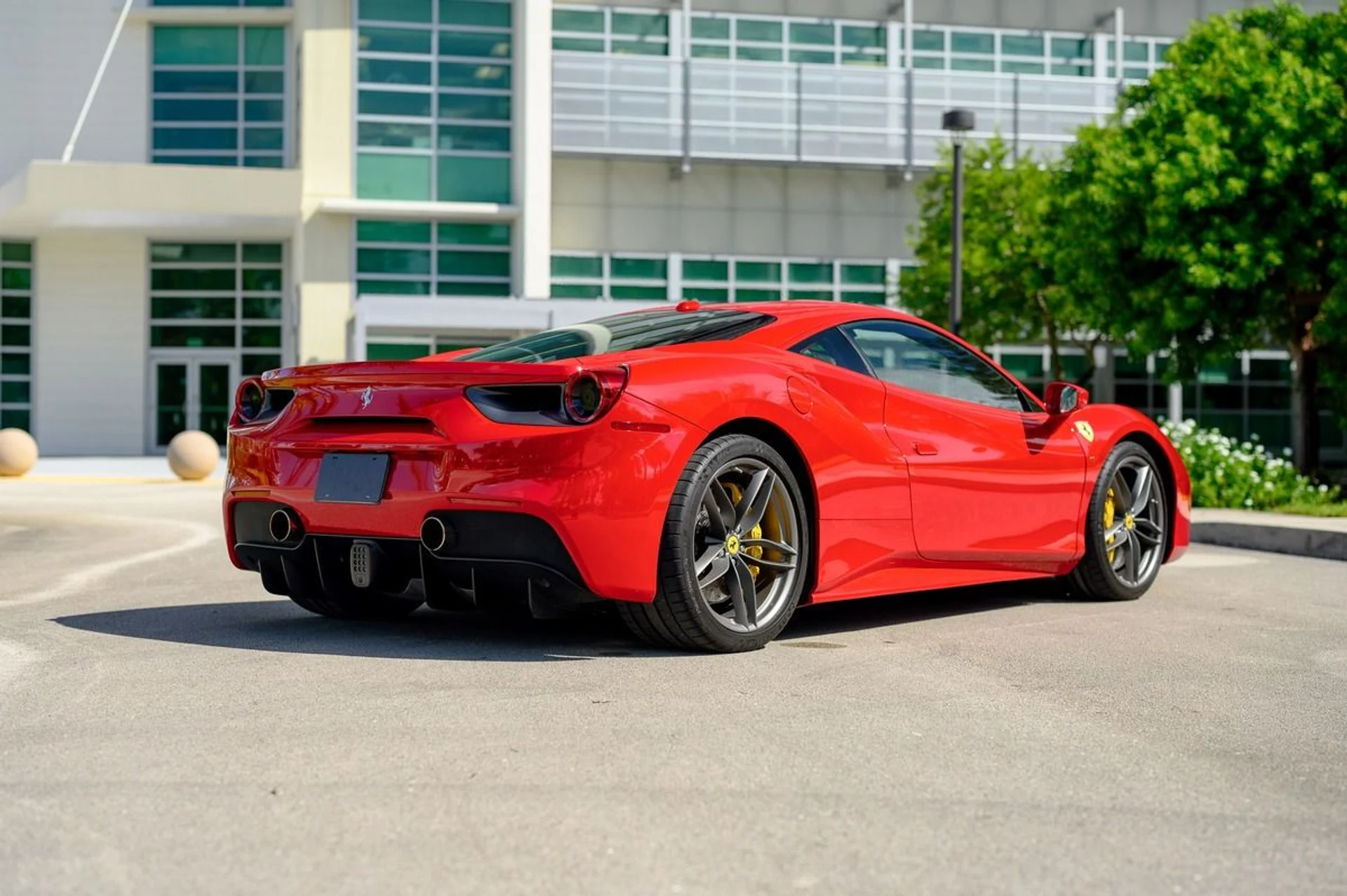 mph042_1002034988_Used_2017_Ferrari_488_GTB_1753314367_e9b9d235a3