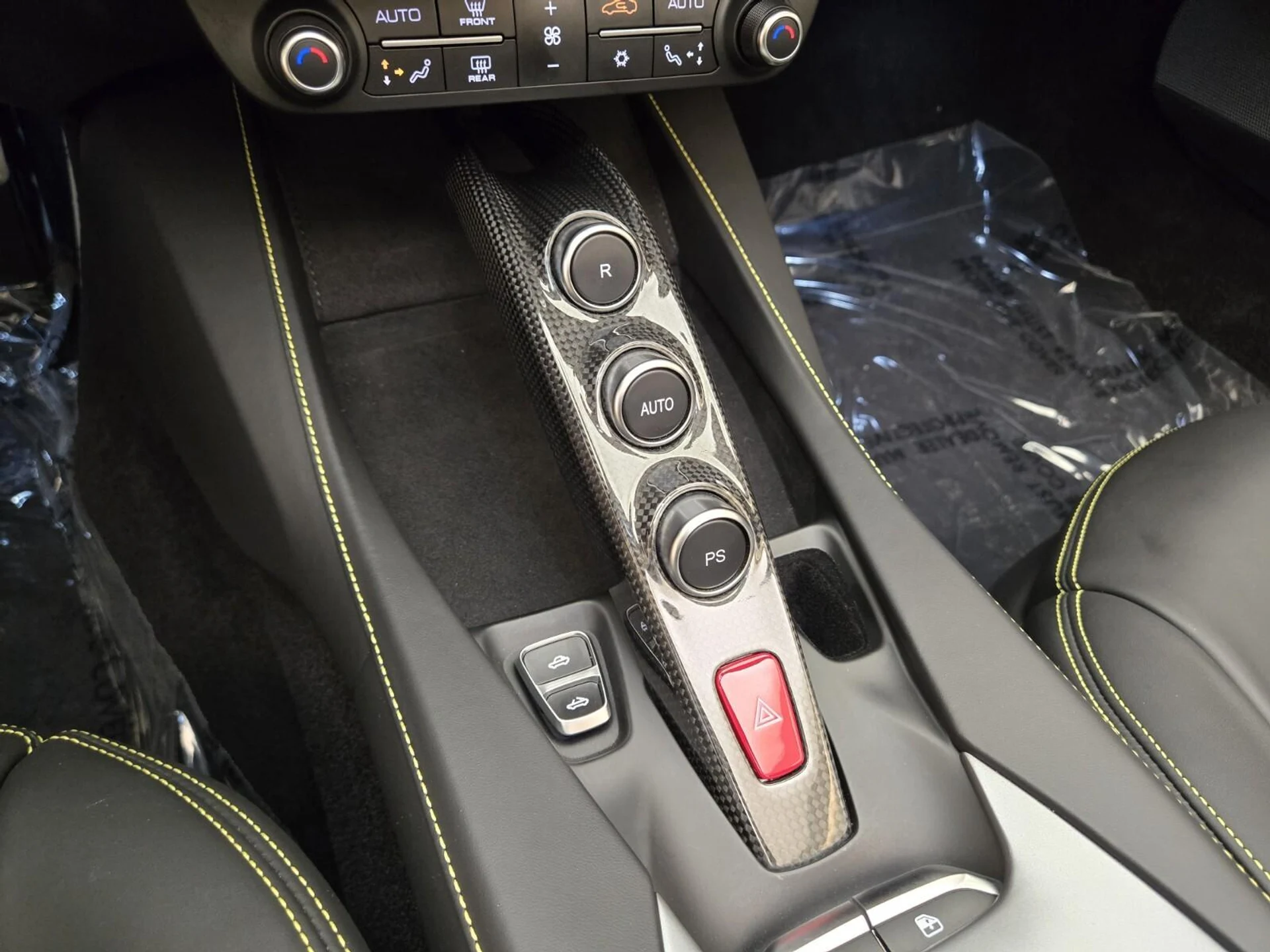 mph042_1002304519_Used_2023_Ferrari_Portofino_1757488928_8ee92bf265