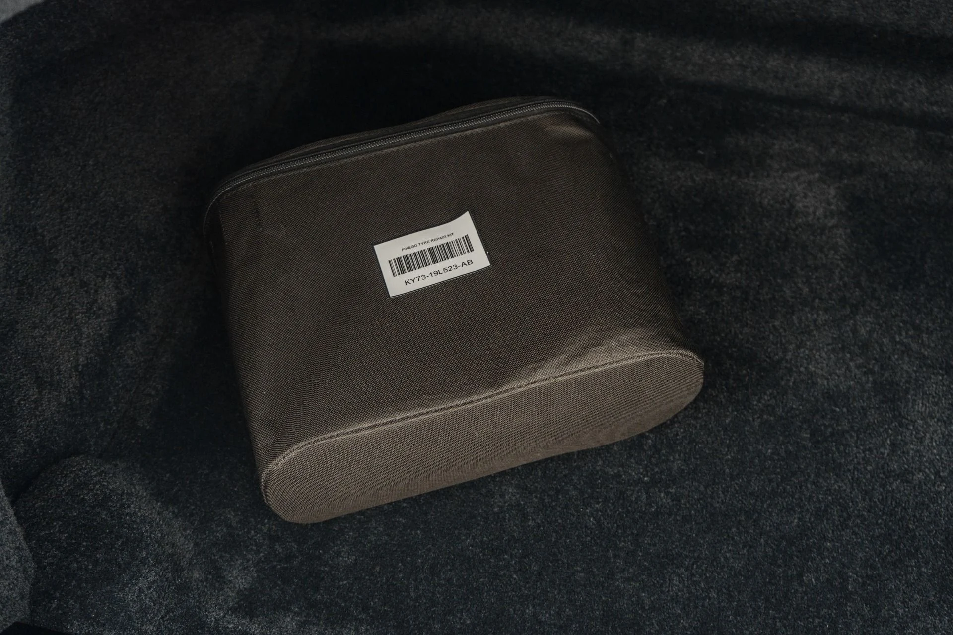 mph042_1004838135_Used_2025_Aston_Martin_Vanquish_552_K_MSRP_Titanium_Exhaust_Interior_Carbon_Pack_1772219889_28b85f428c