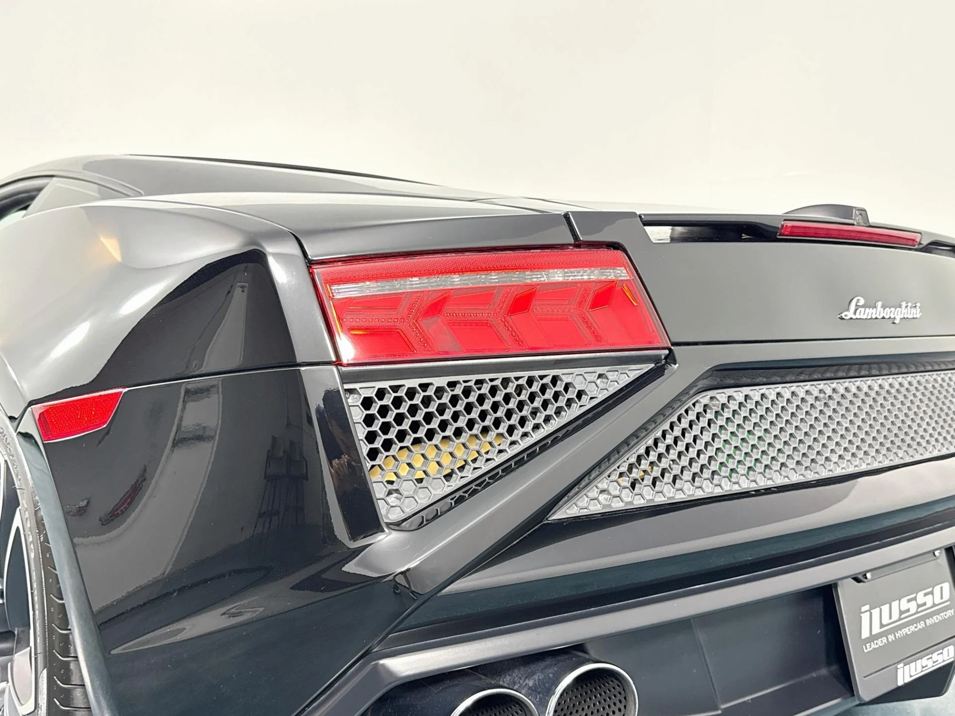 mph042_1017697771_Used_2013_Lamborghini_Gallardo_LP_560_4_Coupe_1786390229_01ff7ac5e0