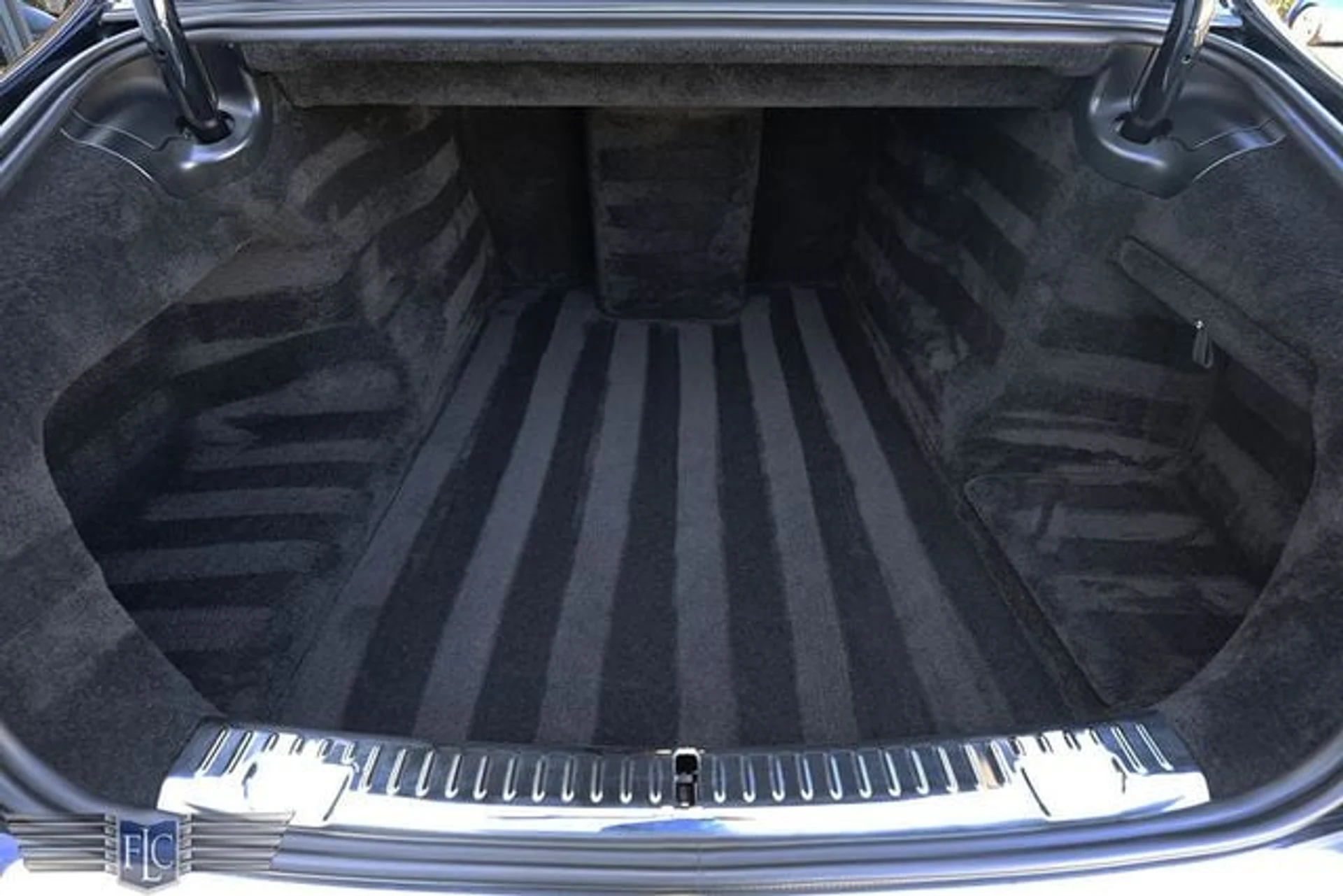 mph042_1020765512_used_2018_rolls_royce_phantom_sedan_6305_22718398_47_640_9631e1b09f